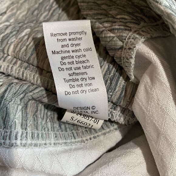 Athleta 1/4 Zip Long Sleeve- Size Small - Picture 4 of 11